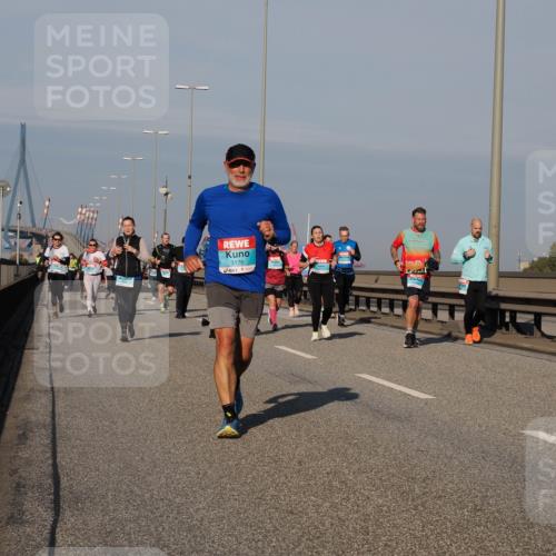 03.10.2025 - Köhlbrandbrückenlauf Fabian Wolf http://msf.ph/oto/9047801 03.10.2025 09:59:57 Position 3 3176 meine-sportfotos.de