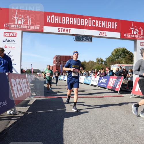 03.10.2025 - Köhlbrandbrückenlauf Lena Gebhardt http://msf.ph/oto/9047803 03.10.2025 13:03:32 Ziel 4214, 4225, 4252, 4283, 4300, 4422, 4454, 4507, 5707, 6194, 6207, 6632 meine-sportfotos.de