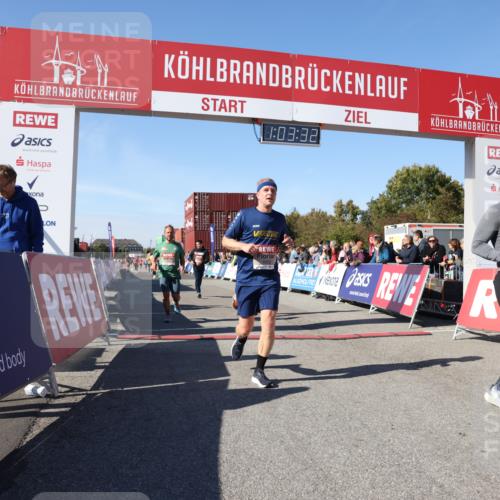 03.10.2025 - Köhlbrandbrückenlauf Lena Gebhardt http://msf.ph/oto/9047807 03.10.2025 13:03:32 Ziel 4214, 4225, 4252, 4283, 4300, 4422, 4454, 4507, 5707, 6194, 6207, 6632 meine-sportfotos.de