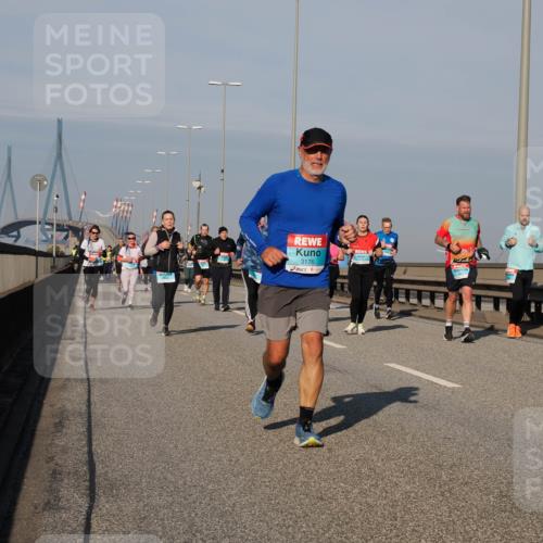 03.10.2025 - Köhlbrandbrückenlauf Fabian Wolf http://msf.ph/oto/9047809 03.10.2025 09:59:57 Position 3 3176 meine-sportfotos.de
