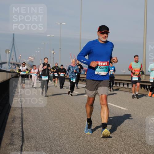 03.10.2025 - Köhlbrandbrückenlauf Fabian Wolf http://msf.ph/oto/9047820 03.10.2025 09:59:58 Position 3 3176 meine-sportfotos.de