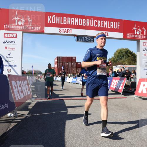 03.10.2025 - Köhlbrandbrückenlauf Lena Gebhardt http://msf.ph/oto/9047826 03.10.2025 13:03:33 Ziel 4214, 4225, 4252, 4283, 4300, 4422, 4454, 4507, 5707, 6025, 6194, 6207, 6632 meine-sportfotos.de