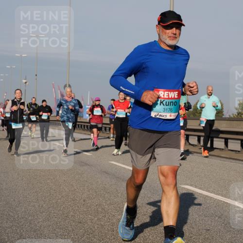 03.10.2025 - Köhlbrandbrückenlauf Fabian Wolf http://msf.ph/oto/9047834 03.10.2025 09:59:59 Position 3 3176 meine-sportfotos.de