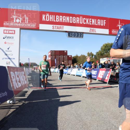 03.10.2025 - Köhlbrandbrückenlauf Lena Gebhardt http://msf.ph/oto/9047839 03.10.2025 13:03:33 Ziel 4214, 4225, 4252, 4283, 4300, 4422, 4454, 4507, 5707, 6025, 6194, 6207, 6632 meine-sportfotos.de