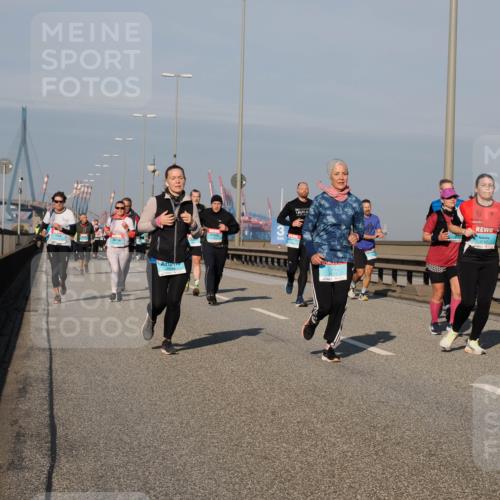 03.10.2025 - Köhlbrandbrückenlauf Fabian Wolf http://msf.ph/oto/9047869 03.10.2025 10:00:01 Position 3 3747 meine-sportfotos.de