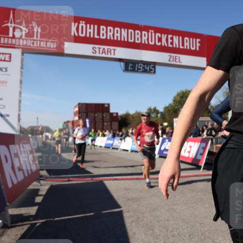 03.10.2025 - Köhlbrandbrückenlauf Lena Gebhardt http://msf.ph/oto/9047910 03.10.2025 13:19:46 Ziel 4376, 4539, 4981, 5047, 5059, 5148, 5647, 5648, 5650, 5704, 5838, 5931, 5975, 6382, 6383, 6509, 6600, 6660, 6730 meine-sportfotos.de