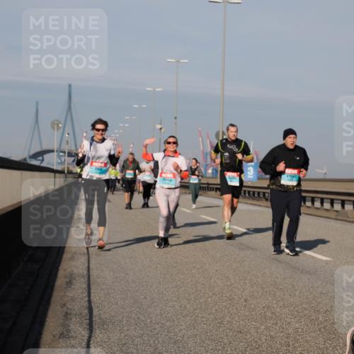 03.10.2025 - Köhlbrandbrückenlauf Fabian Wolf http://msf.ph/oto/9047931 03.10.2025 10:00:04 Position 3 53, 29 meine-sportfotos.de