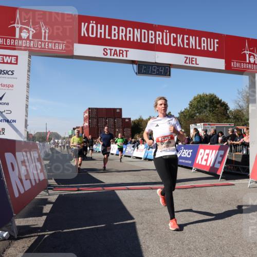 03.10.2025 - Köhlbrandbrückenlauf Lena Gebhardt http://msf.ph/oto/9047934 03.10.2025 13:19:47 Ziel 4376, 4539, 4981, 5047, 5059, 5148, 5647, 5648, 5650, 5704, 5841, 5931, 5975, 6382, 6383, 6509, 6600, 6660, 6730 meine-sportfotos.de