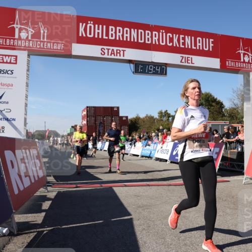 03.10.2025 - Köhlbrandbrückenlauf Lena Gebhardt http://msf.ph/oto/9047940 03.10.2025 13:19:48 Ziel 4376, 4539, 4981, 5047, 5059, 5148, 5647, 5648, 5650, 5704, 5841, 5931, 5975, 6068, 6382, 6383, 6509, 6600, 6660, 6663, 6730 meine-sportfotos.de