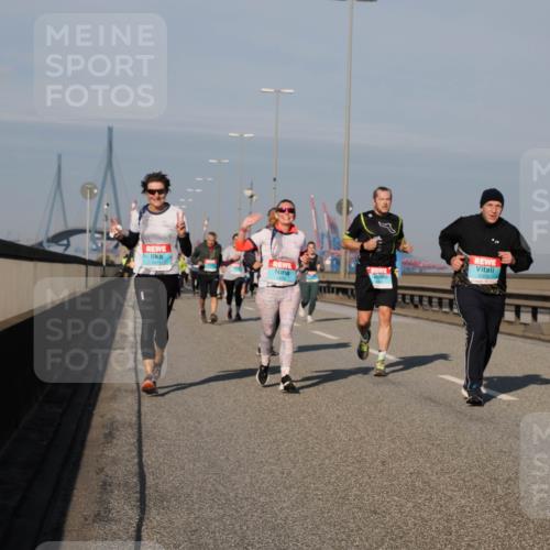 03.10.2025 - Köhlbrandbrückenlauf Fabian Wolf http://msf.ph/oto/9047941 03.10.2025 10:00:04 Position 3 2372, 1671 meine-sportfotos.de