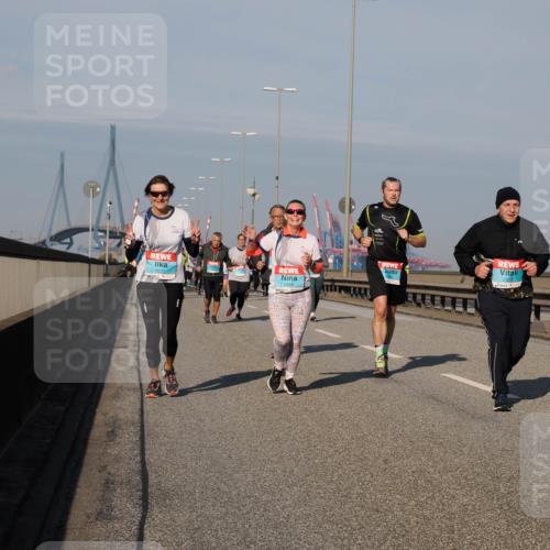 03.10.2025 - Köhlbrandbrückenlauf Fabian Wolf http://msf.ph/oto/9047946 03.10.2025 10:00:05 Position 3 1671, 2372 meine-sportfotos.de