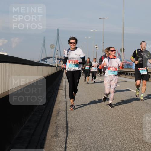 03.10.2025 - Köhlbrandbrückenlauf Fabian Wolf http://msf.ph/oto/9047955 03.10.2025 10:00:05 Position 3 167, 2392, 1659 meine-sportfotos.de