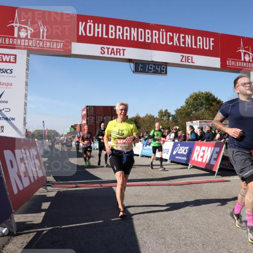 03.10.2025 - Köhlbrandbrückenlauf Lena Gebhardt http://msf.ph/oto/9047957 03.10.2025 13:19:50 Ziel 4376, 4539, 4981, 5047, 5059, 5148, 5647, 5648, 5650, 5704, 5841, 5931, 5975, 6068, 6382, 6383, 6414, 6509, 6567, 6568, 6600, 6660, 6663, 6730 meine-sportfotos.de
