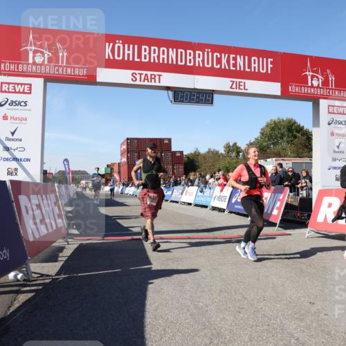 03.10.2025 - Köhlbrandbrückenlauf Lena Gebhardt http://msf.ph/oto/9047965 03.10.2025 13:03:45 Ziel 4063, 4274, 4322, 4422, 5639, 5799, 6025, 6341, 6706 meine-sportfotos.de