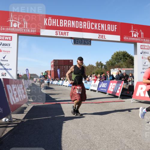 03.10.2025 - Köhlbrandbrückenlauf Lena Gebhardt http://msf.ph/oto/9047978 03.10.2025 13:03:45 Ziel 4063, 4274, 4322, 4422, 5639, 5799, 6025, 6341, 6706 meine-sportfotos.de