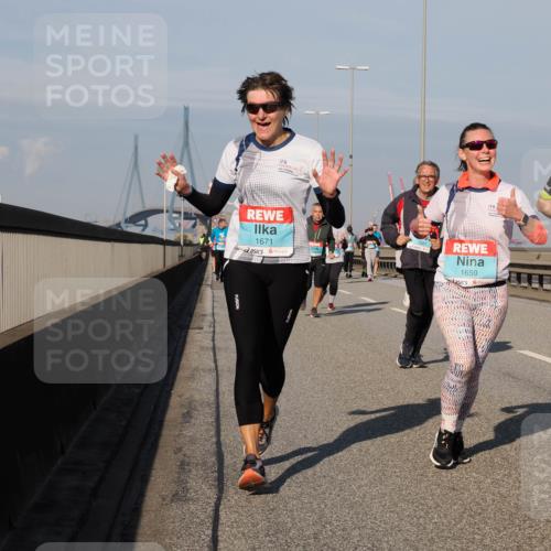 03.10.2025 - Köhlbrandbrückenlauf Fabian Wolf http://msf.ph/oto/9047982 03.10.2025 10:00:06 Position 3 1671, 1287, 1659, 2392 meine-sportfotos.de
