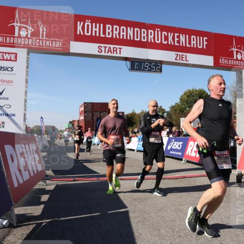 03.10.2025 - Köhlbrandbrückenlauf Lena Gebhardt http://msf.ph/oto/9047985 03.10.2025 13:19:52 Ziel 4376, 4539, 5047, 5059, 5148, 5647, 5648, 5650, 5656, 5657, 5658, 5704, 5841, 5931, 6068, 6414, 6509, 6567, 6568, 6660, 6663, 6730 meine-sportfotos.de