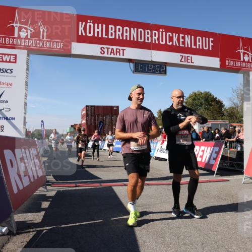 03.10.2025 - Köhlbrandbrückenlauf Lena Gebhardt http://msf.ph/oto/9047989 03.10.2025 13:19:52 Ziel 4376, 4539, 5047, 5059, 5148, 5647, 5648, 5650, 5656, 5657, 5658, 5704, 5841, 5931, 6068, 6414, 6509, 6567, 6568, 6660, 6663, 6730 meine-sportfotos.de