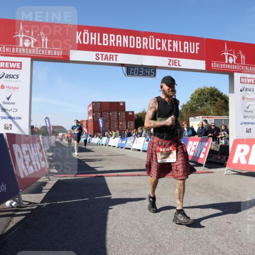 03.10.2025 - Köhlbrandbrückenlauf Lena Gebhardt http://msf.ph/oto/9047991 03.10.2025 13:03:46 Ziel 4063, 4274, 4322, 4422, 5414, 5639, 5799, 6025, 6341, 6706 meine-sportfotos.de