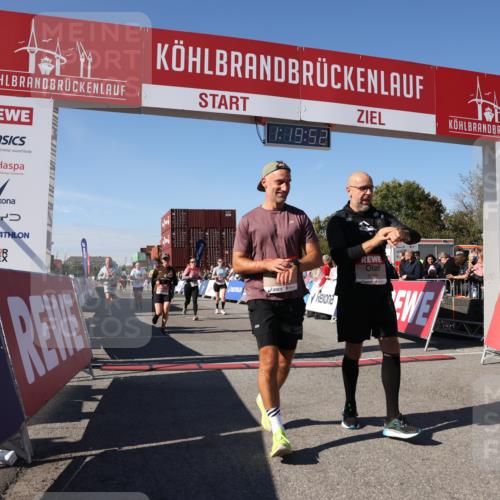 03.10.2025 - Köhlbrandbrückenlauf Lena Gebhardt http://msf.ph/oto/9047993 03.10.2025 13:19:52 Ziel 4376, 4539, 5047, 5059, 5148, 5647, 5648, 5650, 5656, 5657, 5658, 5704, 5841, 5931, 6068, 6414, 6509, 6567, 6568, 6660, 6663, 6730 meine-sportfotos.de