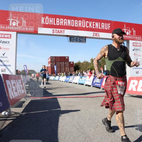 03.10.2025 - Köhlbrandbrückenlauf Lena Gebhardt http://msf.ph/oto/9047997 03.10.2025 13:03:46 Ziel 4063, 4274, 4322, 4422, 5414, 5639, 5799, 6025, 6341, 6706 meine-sportfotos.de