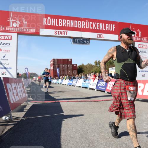 03.10.2025 - Köhlbrandbrückenlauf Lena Gebhardt http://msf.ph/oto/9048001 03.10.2025 13:03:46 Ziel 4063, 4274, 4322, 4422, 5414, 5639, 5799, 6025, 6341, 6706 meine-sportfotos.de