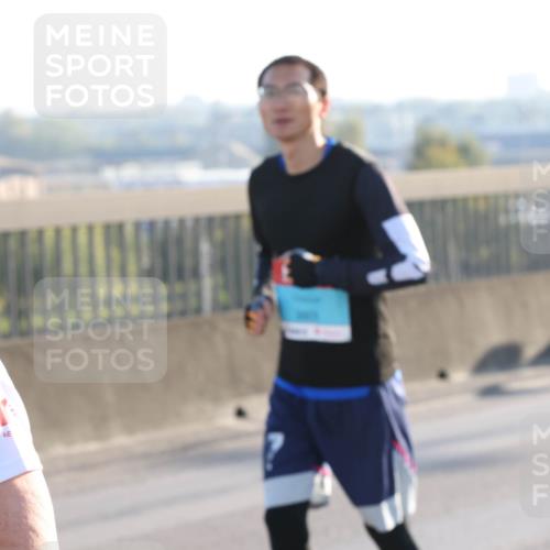 03.10.2025 - Köhlbrandbrückenlauf Lena Gebhardt http://msf.ph/oto/9048009 03.10.2025 09:30:10 Position 1  meine-sportfotos.de