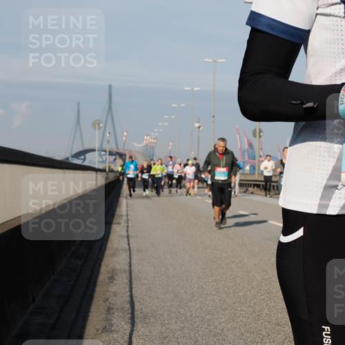 03.10.2025 - Köhlbrandbrückenlauf Fabian Wolf http://msf.ph/oto/9048015 03.10.2025 10:00:08 Position 3  meine-sportfotos.de