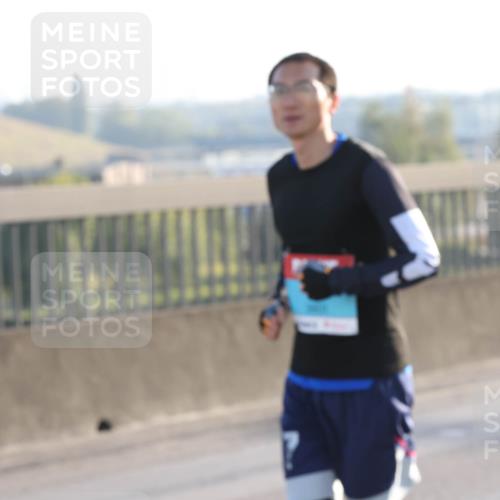 03.10.2025 - Köhlbrandbrückenlauf Lena Gebhardt http://msf.ph/oto/9048017 03.10.2025 09:30:10 Position 1  meine-sportfotos.de