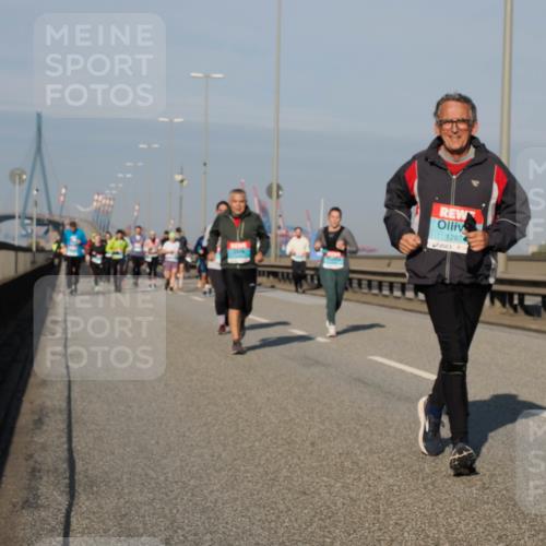 03.10.2025 - Köhlbrandbrückenlauf Fabian Wolf http://msf.ph/oto/9048030 03.10.2025 10:00:09 Position 3 1287 meine-sportfotos.de