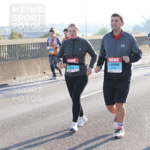 03.10.2025 - Köhlbrandbrückenlauf Lena Gebhardt http://msf.ph/oto/9048031 03.10.2025 09:30:12 Position 1 2548, 2182 meine-sportfotos.de