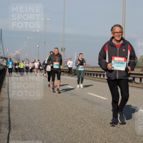03.10.2025 - Köhlbrandbrückenlauf Fabian Wolf http://msf.ph/oto/9048033 03.10.2025 10:00:09 Position 3 1287 meine-sportfotos.de