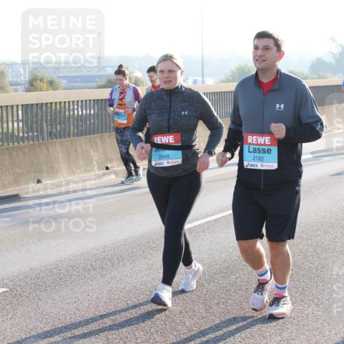 03.10.2025 - Köhlbrandbrückenlauf Lena Gebhardt http://msf.ph/oto/9048034 03.10.2025 09:30:12 Position 1 2548, 2182 meine-sportfotos.de