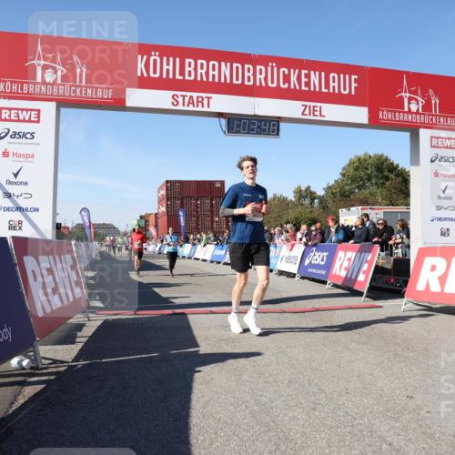03.10.2025 - Köhlbrandbrückenlauf Lena Gebhardt http://msf.ph/oto/9048035 03.10.2025 13:03:49 Ziel 4063, 4274, 4322, 5098, 5414, 5447, 5639, 5799, 6025, 6315, 6341, 6706 meine-sportfotos.de