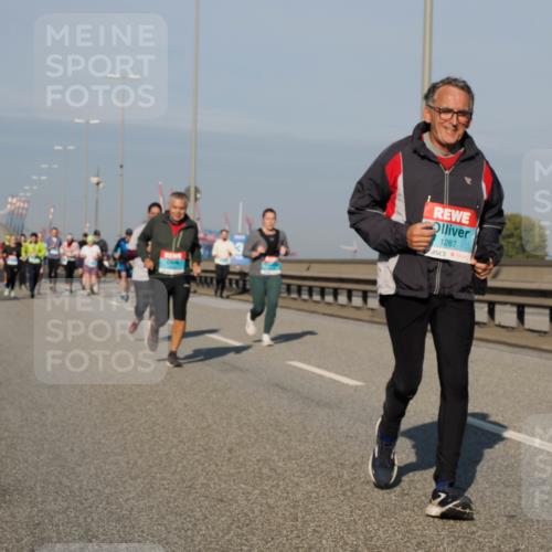 03.10.2025 - Köhlbrandbrückenlauf Fabian Wolf http://msf.ph/oto/9048038 03.10.2025 10:00:09 Position 3 1287 meine-sportfotos.de