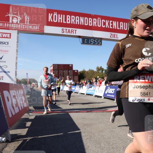 03.10.2025 - Köhlbrandbrückenlauf Lena Gebhardt http://msf.ph/oto/9048044 03.10.2025 13:19:56 Ziel 4376, 4539, 4721, 5059, 5656, 5657, 5658, 5704, 5841, 6068, 6414, 6567, 6568, 6660, 6663, 6730 meine-sportfotos.de