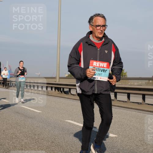 03.10.2025 - Köhlbrandbrückenlauf Fabian Wolf http://msf.ph/oto/9048046 03.10.2025 10:00:10 Position 3 3488, 1287 meine-sportfotos.de