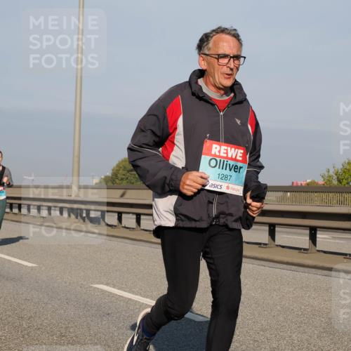 03.10.2025 - Köhlbrandbrückenlauf Fabian Wolf http://msf.ph/oto/9048050 03.10.2025 10:00:10 Position 3 1287 meine-sportfotos.de