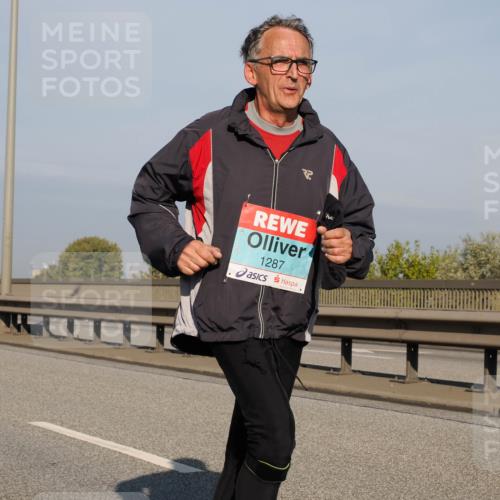 03.10.2025 - Köhlbrandbrückenlauf Fabian Wolf http://msf.ph/oto/9048053 03.10.2025 10:00:10 Position 3 1287 meine-sportfotos.de