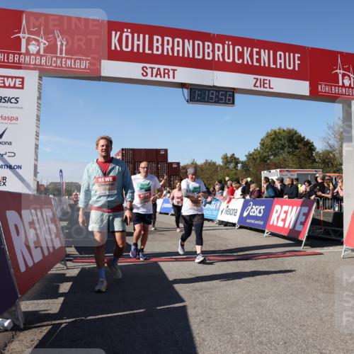 03.10.2025 - Köhlbrandbrückenlauf Lena Gebhardt http://msf.ph/oto/9048056 03.10.2025 13:19:57 Ziel 4376, 4433, 4539, 4721, 5059, 5656, 5657, 5658, 5704, 5841, 6068, 6414, 6567, 6568, 6660, 6663, 6730 meine-sportfotos.de