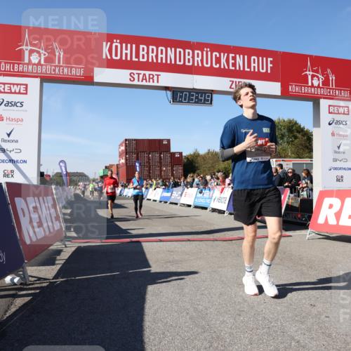 03.10.2025 - Köhlbrandbrückenlauf Lena Gebhardt http://msf.ph/oto/9048057 03.10.2025 13:03:49 Ziel 4063, 4274, 4322, 5098, 5414, 5447, 5639, 5799, 6025, 6315, 6341, 6706 meine-sportfotos.de