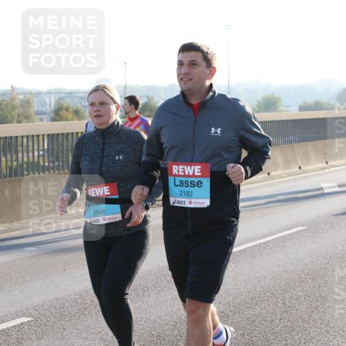 03.10.2025 - Köhlbrandbrückenlauf Lena Gebhardt http://msf.ph/oto/9048059 03.10.2025 09:30:12 Position 1 2548, 2182 meine-sportfotos.de