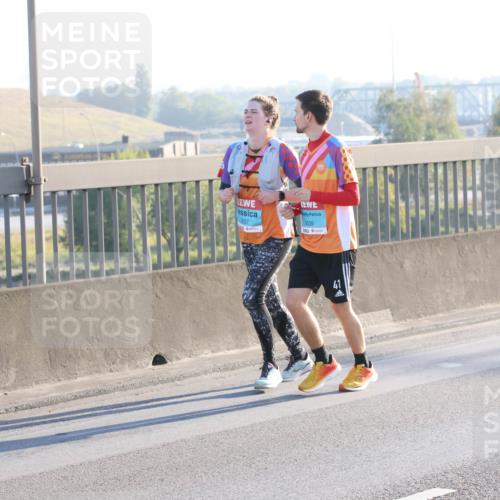 03.10.2025 - Köhlbrandbrückenlauf Lena Gebhardt http://msf.ph/oto/9048074 03.10.2025 09:30:14 Position 1 3637, 3639 meine-sportfotos.de