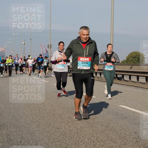 03.10.2025 - Köhlbrandbrückenlauf Fabian Wolf http://msf.ph/oto/9048082 03.10.2025 10:00:12 Position 3 3488, 1719, 2678 meine-sportfotos.de
