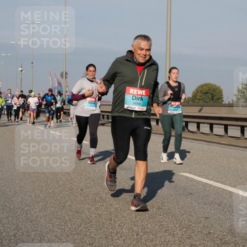 03.10.2025 - Köhlbrandbrückenlauf Fabian Wolf http://msf.ph/oto/9048087 03.10.2025 10:00:12 Position 3 1719, 3488, 2678 meine-sportfotos.de