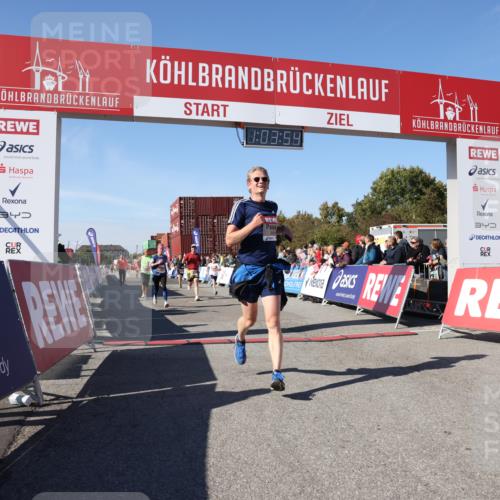 03.10.2025 - Köhlbrandbrückenlauf Lena Gebhardt http://msf.ph/oto/9048105 03.10.2025 13:03:54 Ziel 4127, 4322, 4349, 5098, 5414, 5447, 5950, 6315, 6341, 6392, 6706 meine-sportfotos.de