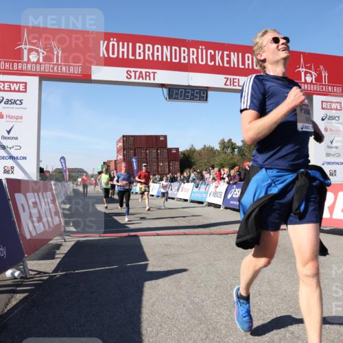 03.10.2025 - Köhlbrandbrückenlauf Lena Gebhardt http://msf.ph/oto/9048127 03.10.2025 13:03:55 Ziel 4127, 4322, 4349, 5098, 5414, 5447, 5950, 6315, 6341, 6392, 6706 meine-sportfotos.de