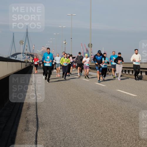 03.10.2025 - Köhlbrandbrückenlauf Fabian Wolf http://msf.ph/oto/9048135 03.10.2025 10:00:15 Position 3  meine-sportfotos.de