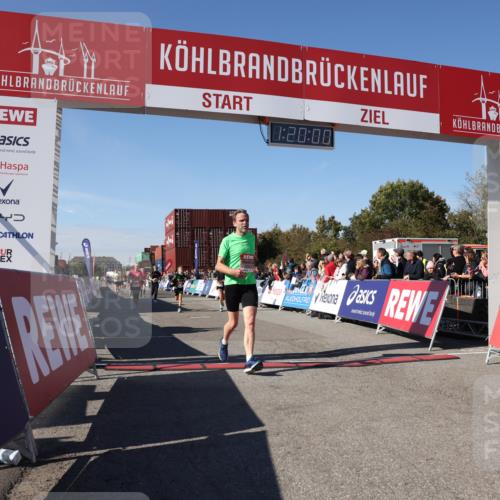 03.10.2025 - Köhlbrandbrückenlauf Lena Gebhardt http://msf.ph/oto/9048137 03.10.2025 13:20:01 Ziel 4433, 4721, 5037, 5175, 5328, 5656, 5657, 5658, 5841, 6068, 6414, 6567, 6568, 6649, 6663 meine-sportfotos.de