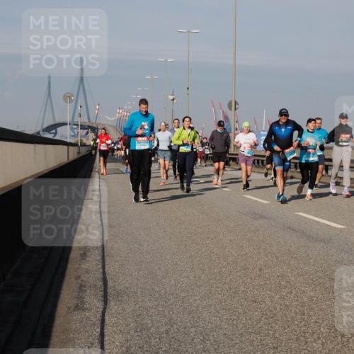 03.10.2025 - Köhlbrandbrückenlauf Fabian Wolf http://msf.ph/oto/9048156 03.10.2025 10:00:16 Position 3 2254 meine-sportfotos.de
